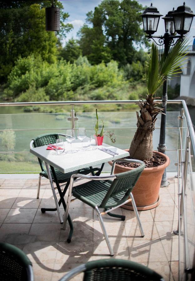 Hotel Restaurant Mon Auberge Lunel  Exteriér fotografie